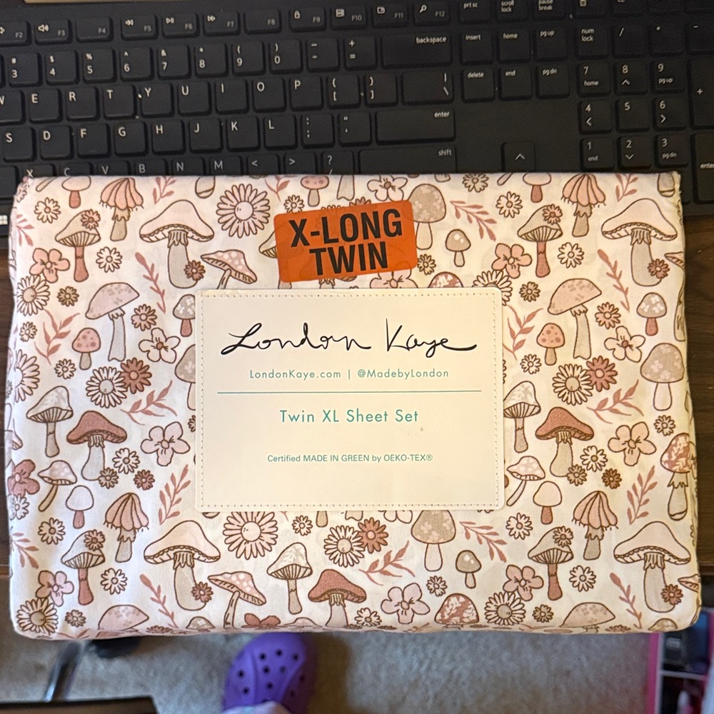 London Kaye Twin XL Sheet Set - Pink Mushroom Floral Print